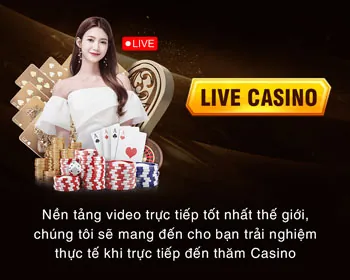 Đại diện hỗ trợ khách hàng good88 card với tai nghe và máy chủ bảo mật